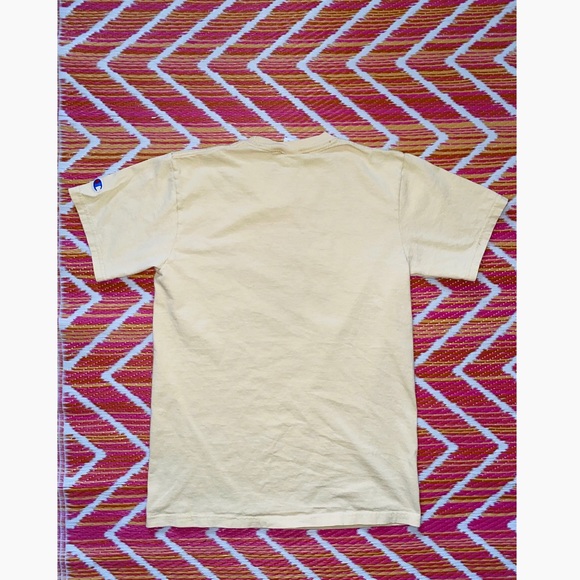 💛Champion💛 ☆ T-Shirt ☆ ***SOLD*** - Picture 3 of 4